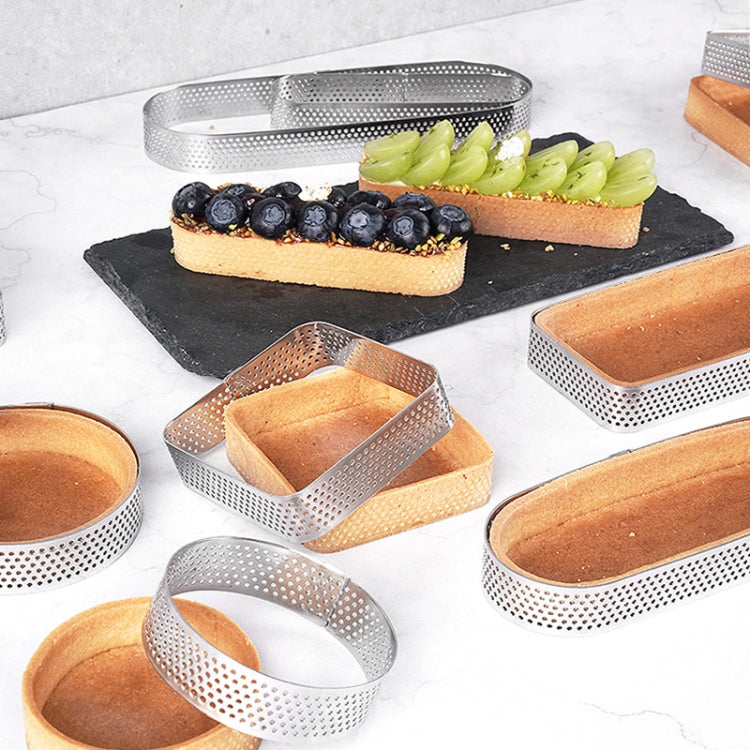 BN1006 Stainless Steel Mousse Circle Cake Mold in various shapes and sizes, showcasing its durable design and smooth surface.