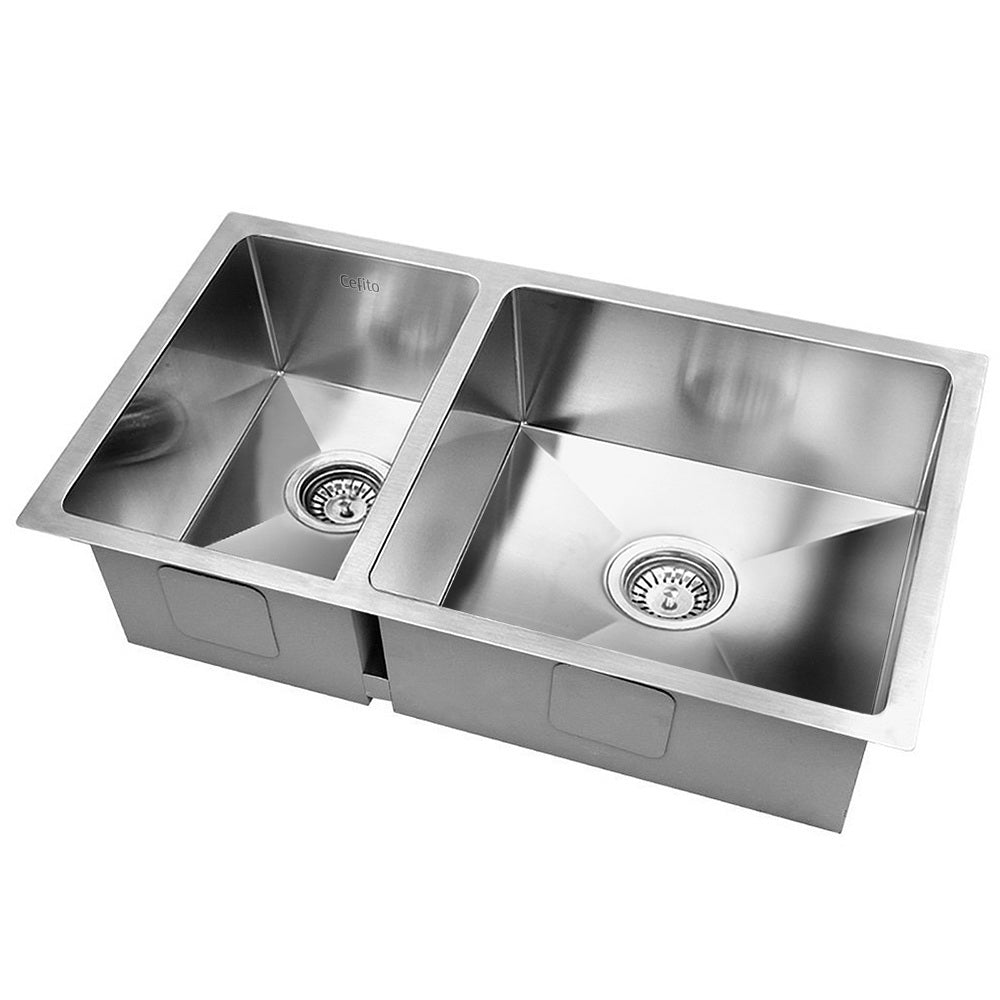 Cefito 71cm x 45cm stainless steel kitchen sink showcasing its sleek design and rounded corners.