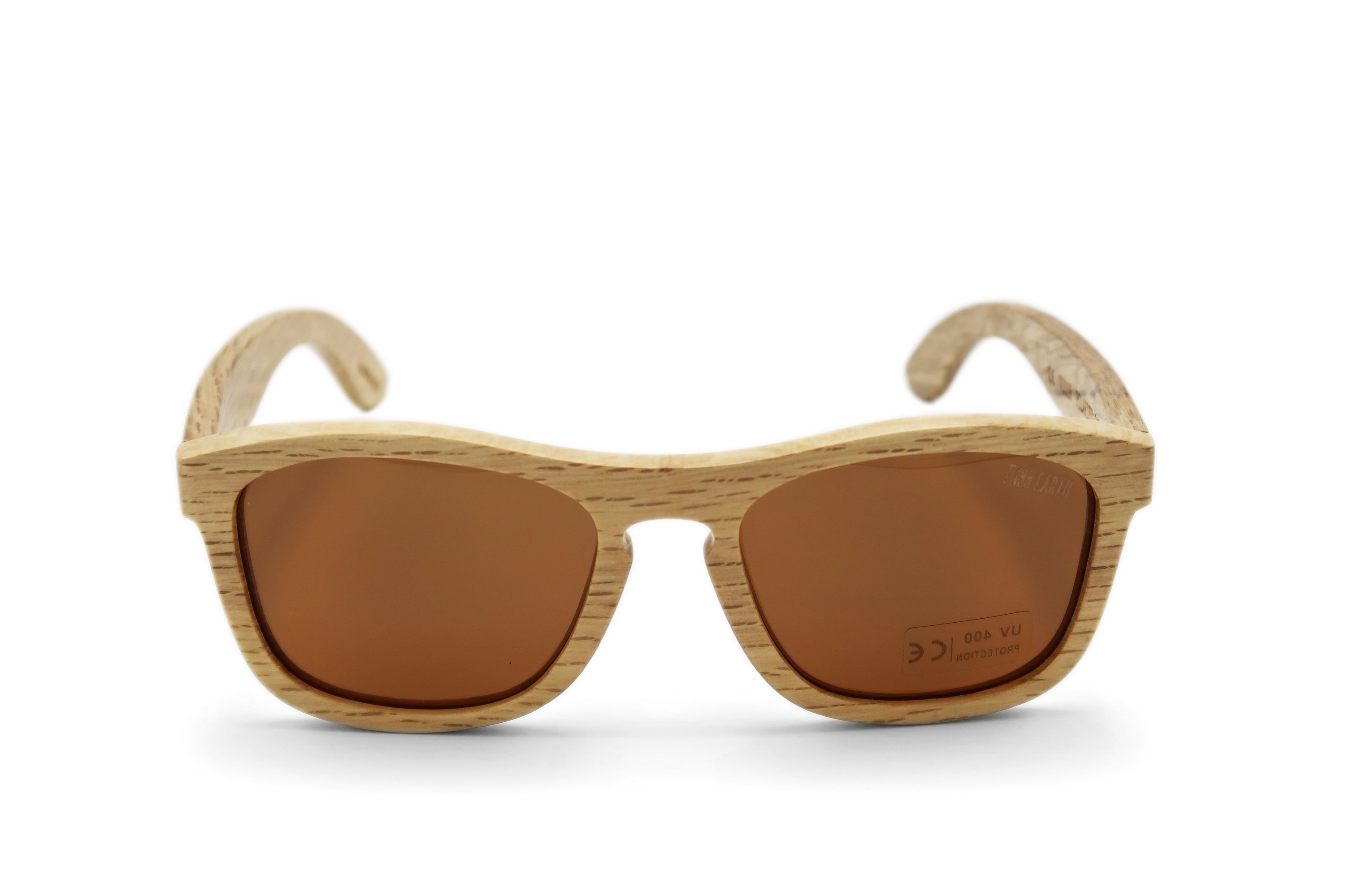 Classic Brown Lens sunglasses with bamboo frame and polarized lenses, elegantly displayed in a wooden box with microfiber accessories.