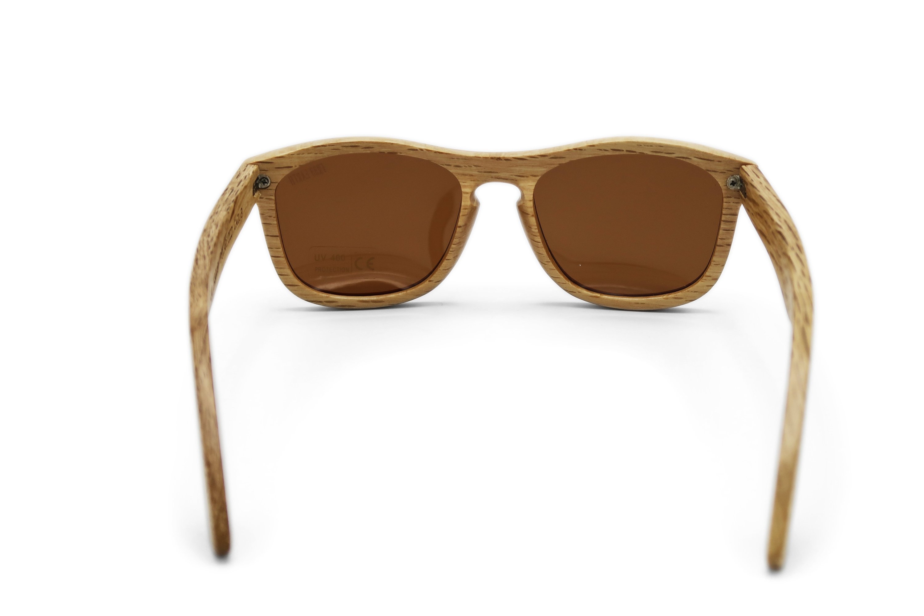 Classic Brown Lens sunglasses with bamboo frame and polarized lenses, elegantly displayed in a wooden box with microfiber accessories.