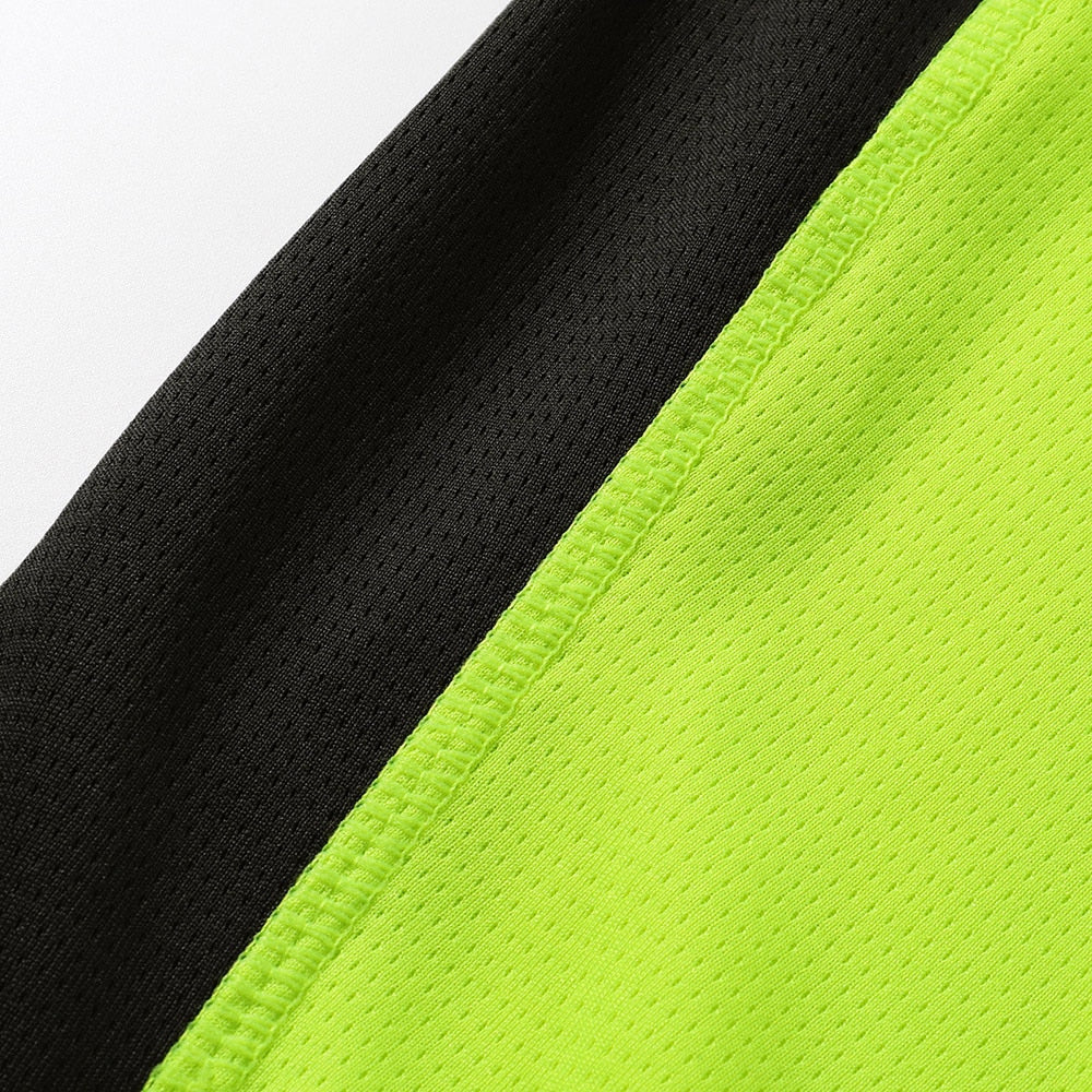 Cycling Jerse Men's Pro Team black long sleeve jersey, featuring breathable mesh fabric and reflective details for safety.