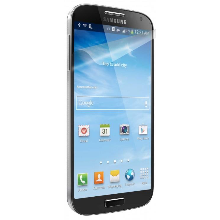 Cygnett OpticClear screen protector pack for Samsung Galaxy S4, showcasing three protectors and a cleaning cloth.