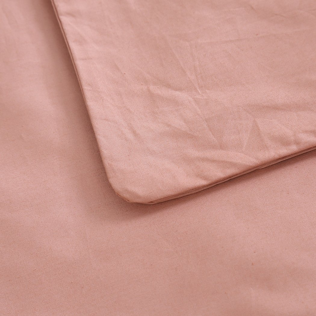 DreamZ Weighted Blanket in pink, featuring dual covers made of cotton and polyester, designed for deep relaxation and comfort.