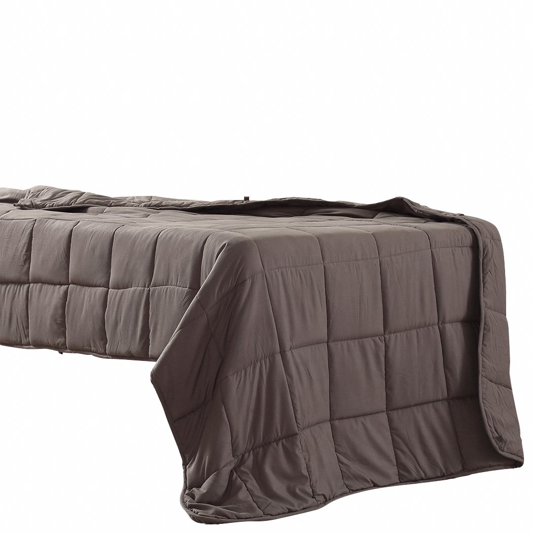 DreamZ Weighted Blanket in mink color, featuring a soft polyester exterior and glass bead filling for deep relaxation and comfort.