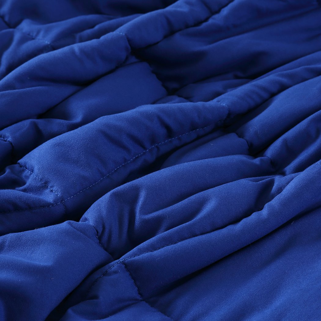 DreamZ Weighted Blanket Heavy Gravity Deep Relax 5KG in navy color, showcasing its soft texture and 3-layer design.