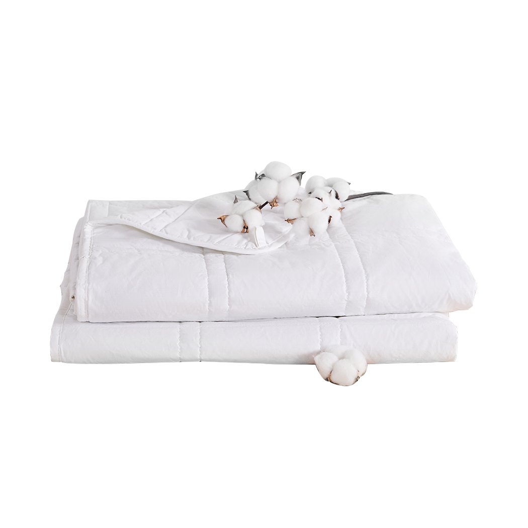 DreamZ Weighted Blanket in white, made of 100% hypoallergenic cotton, designed for adults to provide deep relaxation and comfort.