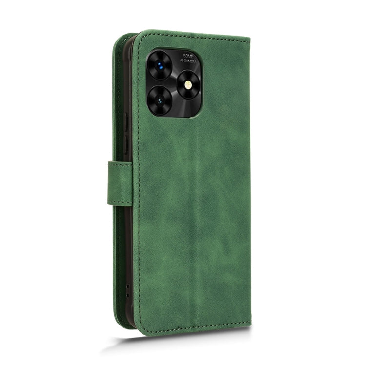 Green magnetic flip leather phone case for UMIDIGI G5, showcasing its stylish design and card slots.