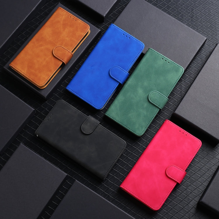 Xiaomi Redmi Note 13 Pro+ 5G magnetic flip leather phone case in stylish design, showcasing card slots and durable material.