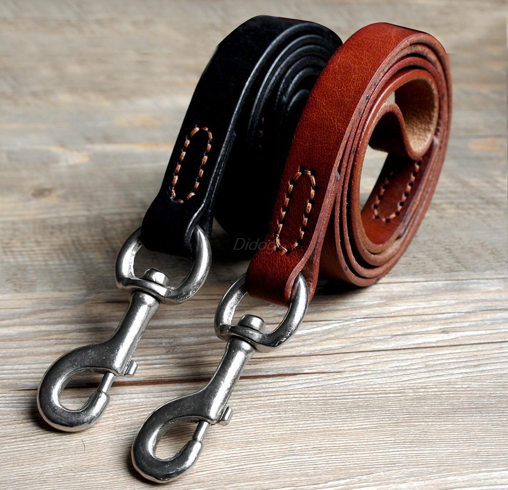 Genuine leather dog leash in black, designed for training and daily walks, showcasing its durable and stylish features.