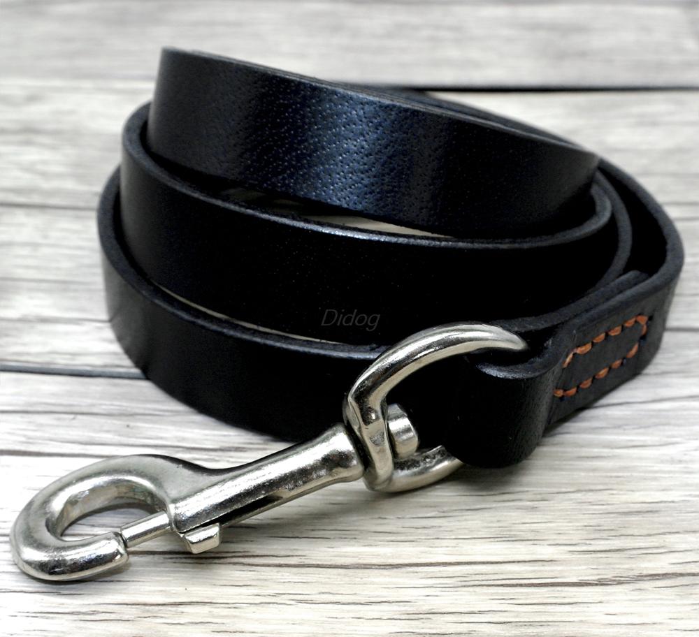 Genuine leather dog leash in black, designed for training and daily walks, showcasing its durable and stylish features.