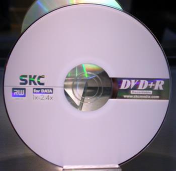 LEADER 4.7GB 4X DVD+RW Media 10pk, showcasing the packaging and discs inside.