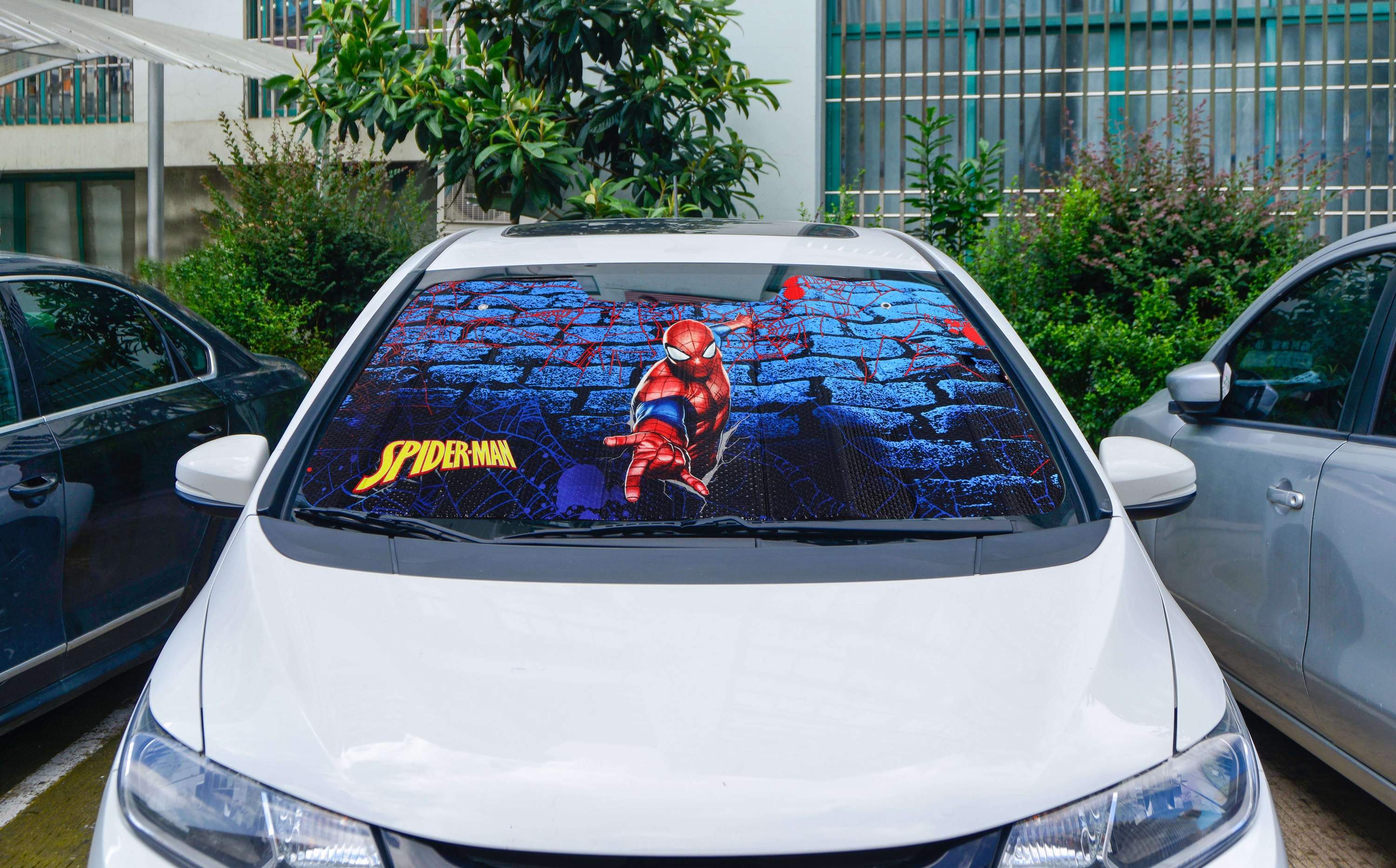 Marvel Avengers Spider-Man Sun Shade, 150cm x 70cm, featuring vibrant Spider-Man design for car protection.