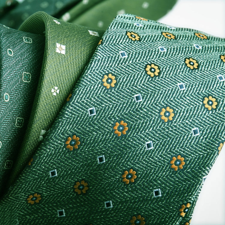 Men's formal casual business floral tie made of polyester silk, featuring a jacquard design, available in various colors.