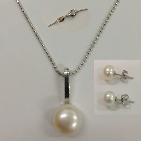 Mio Moto Genuine Fresh Water Pearl Pendant and matching earrings set, featuring a silver layered tear drop pendant and round pearls.