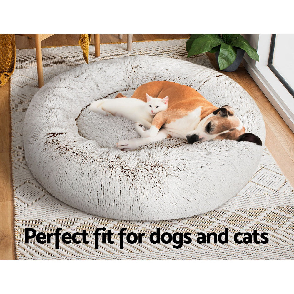 Large 90cm white pet bed for dogs and cats, featuring a soft, durable design with a non-slip base and removable cover.