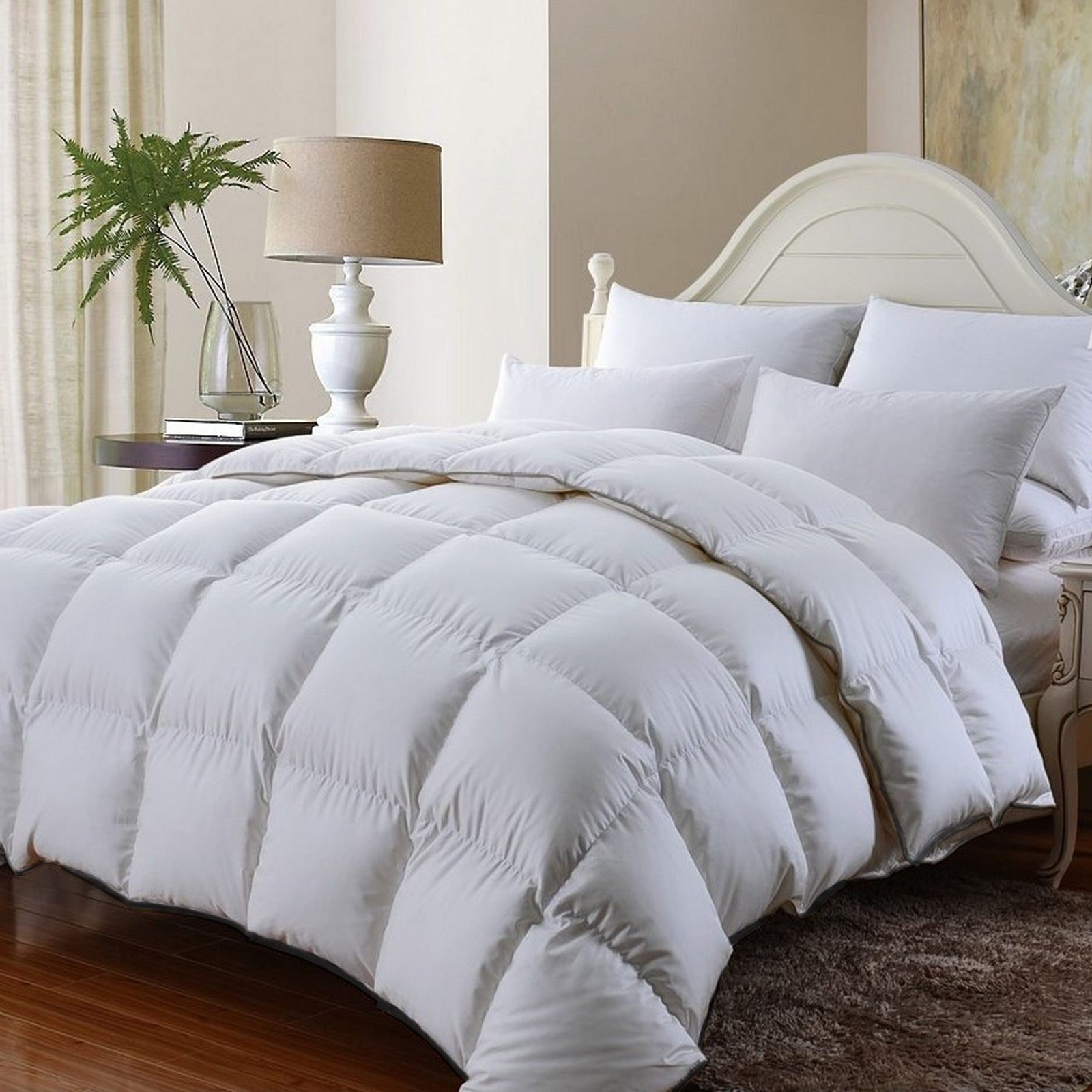 Royal Comfort 350GSM Luxury Soft Bamboo All-Seasons Quilt Duvet Doona, showcasing its soft sateen cover and baffle-box construction.