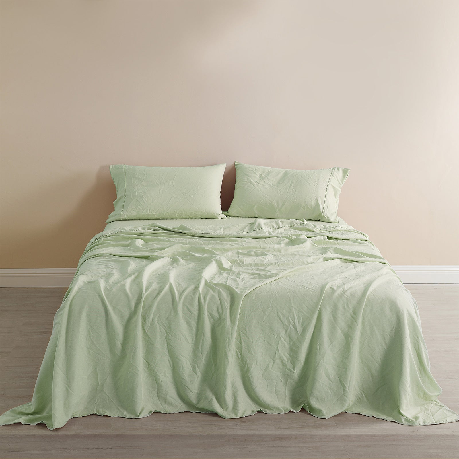 Royal Comfort Flax Linen Blend Sheet Set featuring a neutral solid design, showcasing a flat sheet, fitted sheet, and pillowcases.