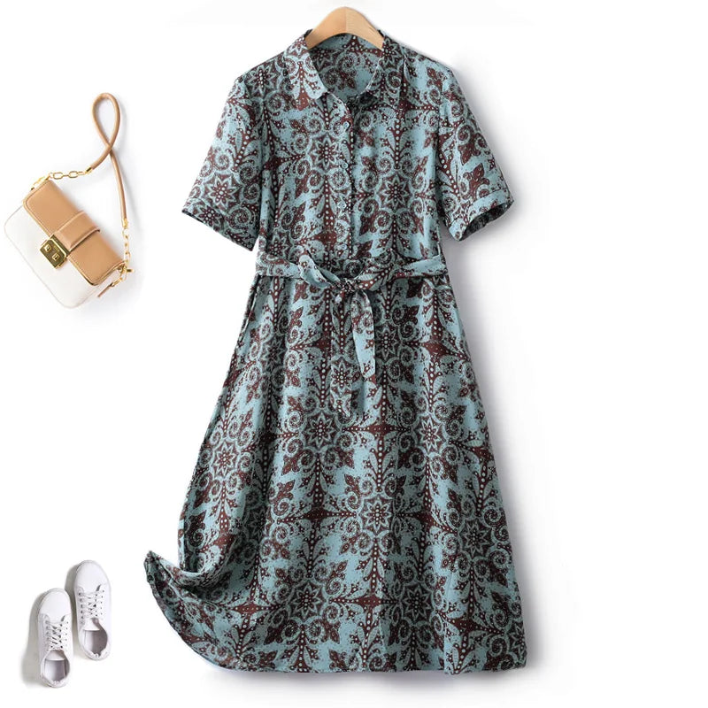 Elegant summer dress for women featuring a trendy vintage design with a turn-down collar, made from soft chiffon fabric.