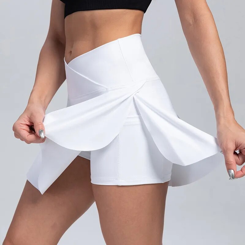 Women Pleated Tennis Skirt with Pockets, showcasing its stylish pleats and functional design.