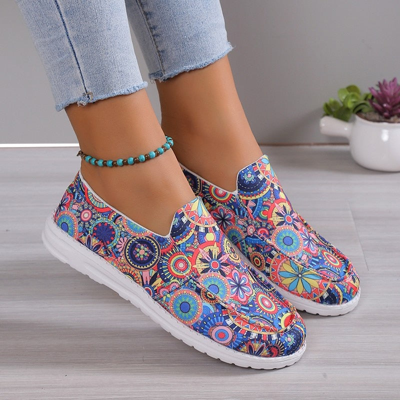 A pair of stylish Women Shoes Basic Flat Shoes in canvas material with a round toe design, perfect for casual wear.