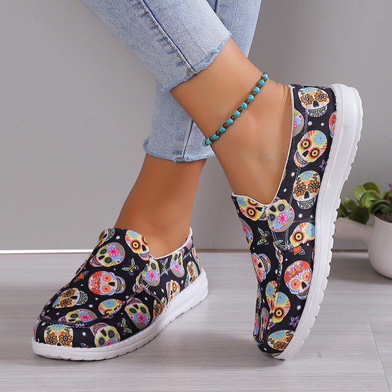 A pair of stylish Women Shoes Basic Flat Shoes in canvas material with a round toe design, perfect for casual wear.