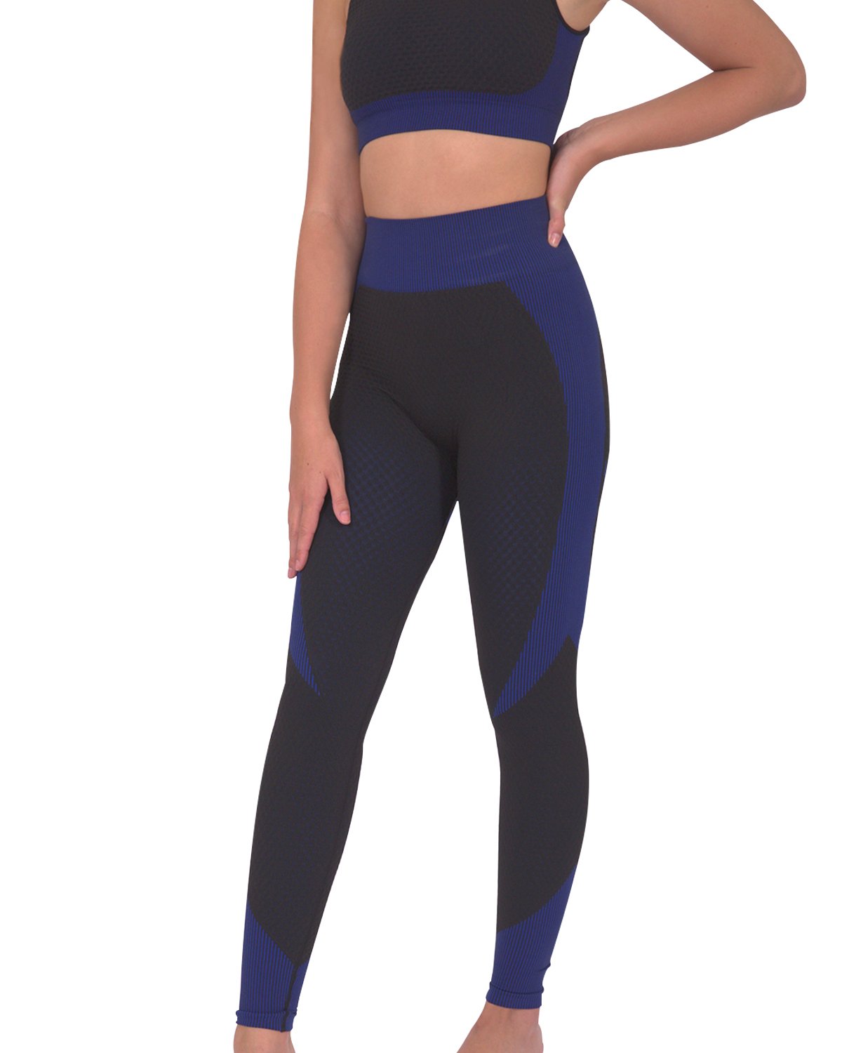 Trois Seamless Legging in Black with Navy featuring a stylish striped design and ruched fabric areas, perfect for workouts and casual wear.