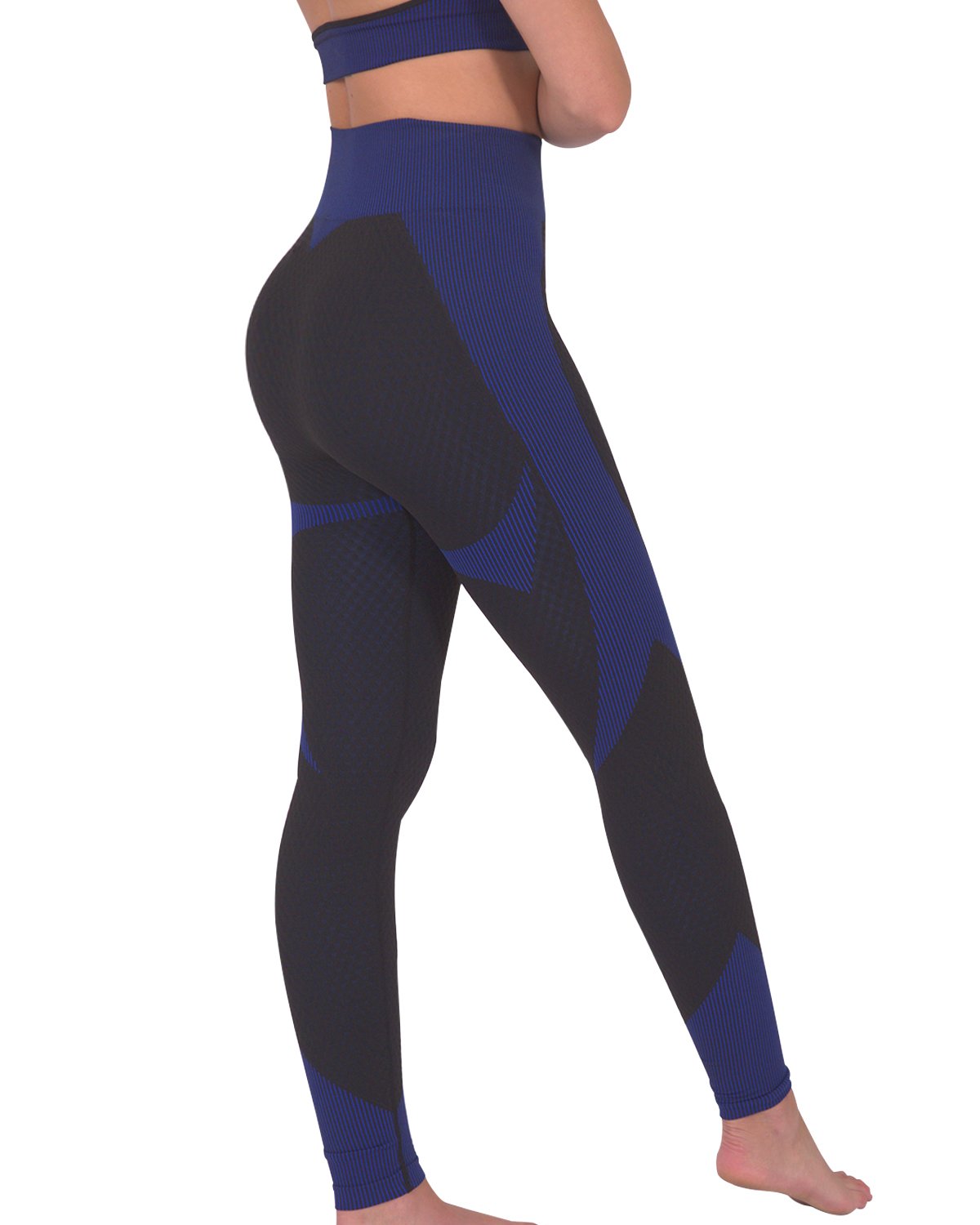 Trois Seamless Legging in Black with Navy featuring a stylish striped design and ruched fabric areas, perfect for workouts and casual wear.