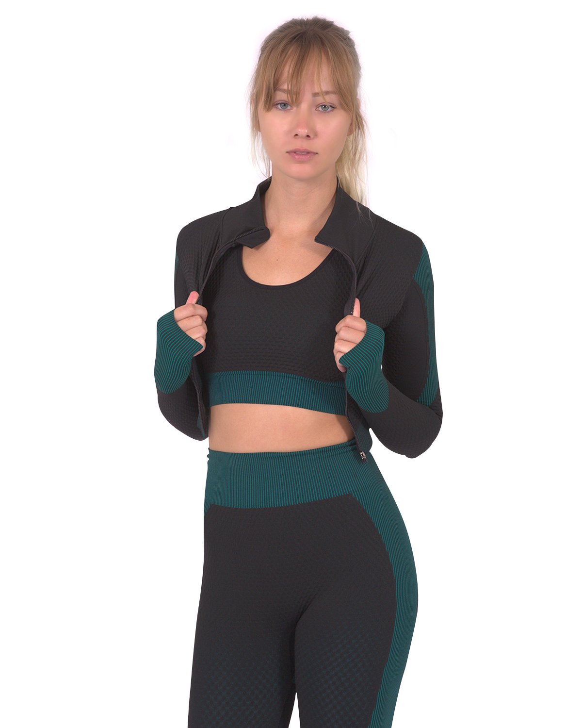 Trois Seamless Sports Jacket in black and blue, featuring a high collar and unique fabric design, perfect for workouts and casual wear.