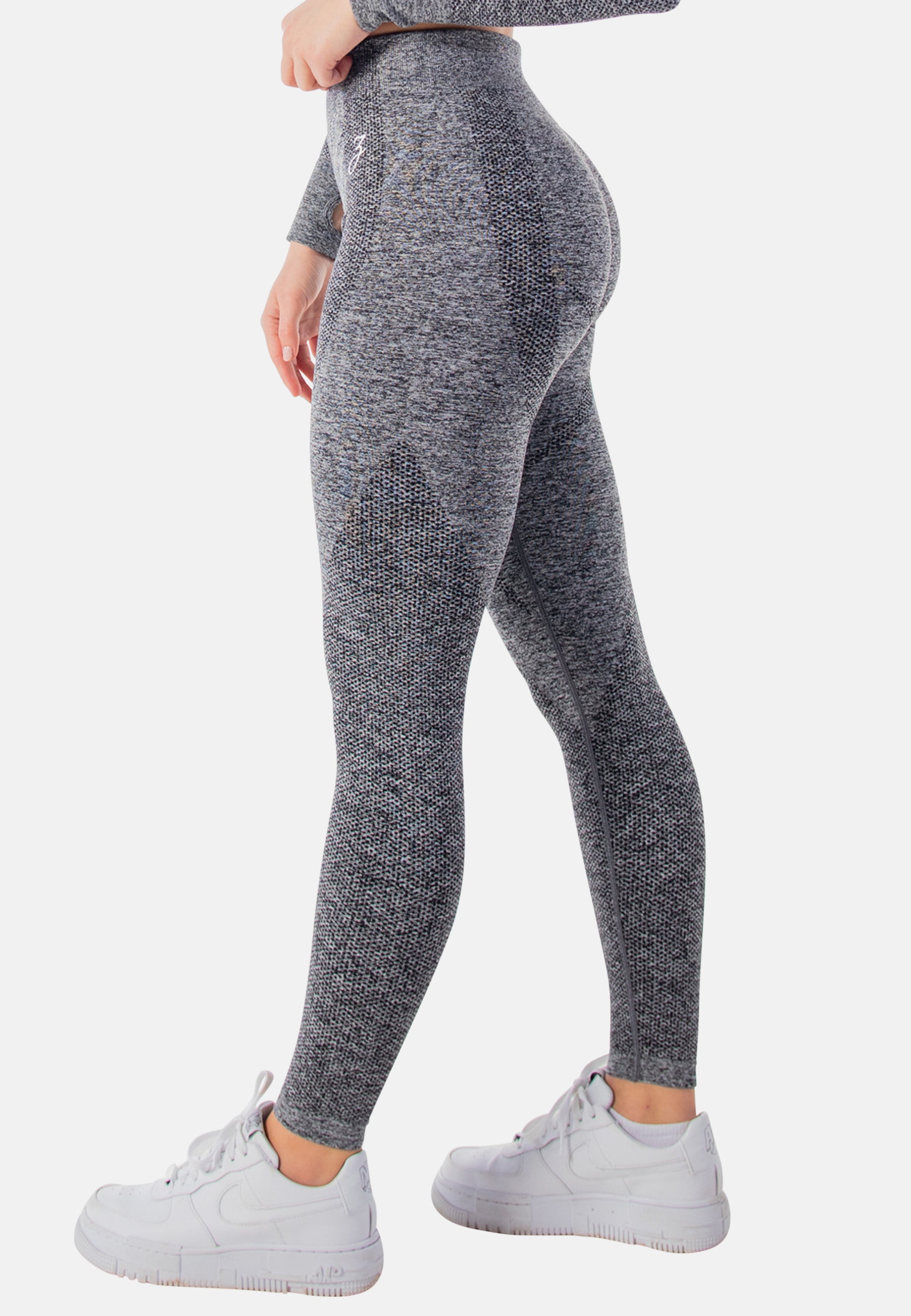 Graue Damen Leggings Dynamic mit hohem Bund, figurbetont und nahtlos verarbeitet, ideal für Sport und Entspannung.