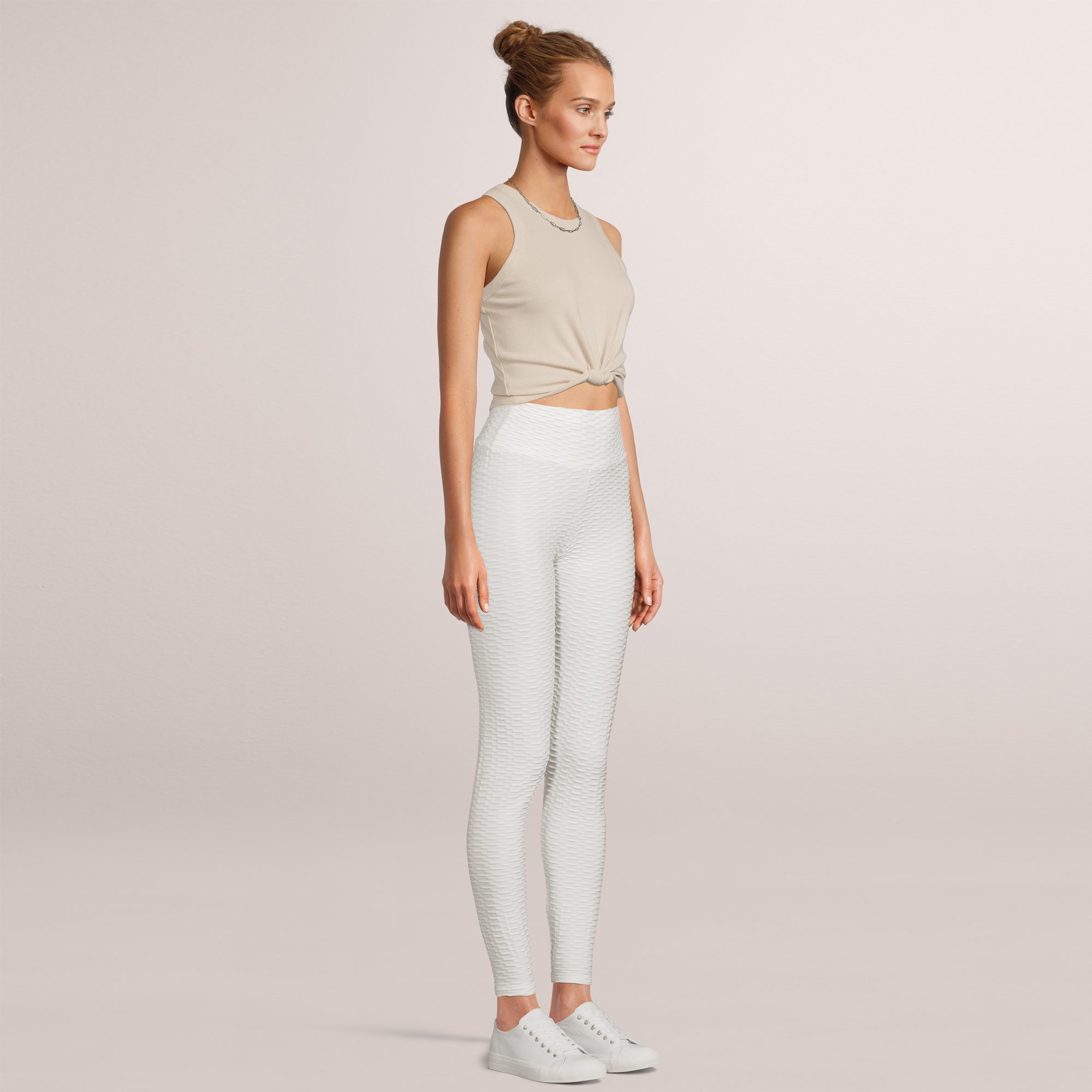 SOBEYO Women's Legging Bubble Stretchable in white, showcasing a crumple butt design for enhanced curves and comfort.