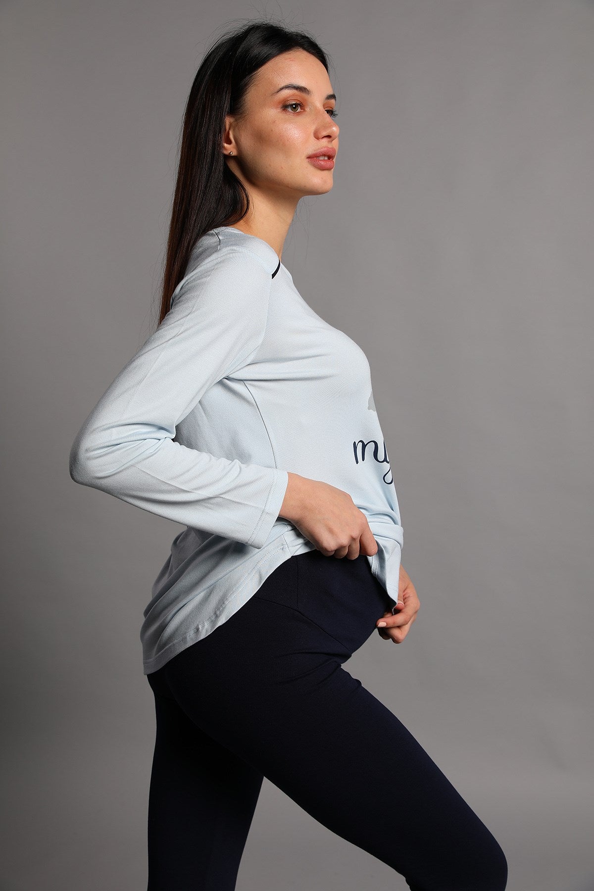 Shopymommy 5345 Maternity T-Shirt and Tights Set in Blue, showcasing organic fabric and stylish design for comfort during pregnancy.