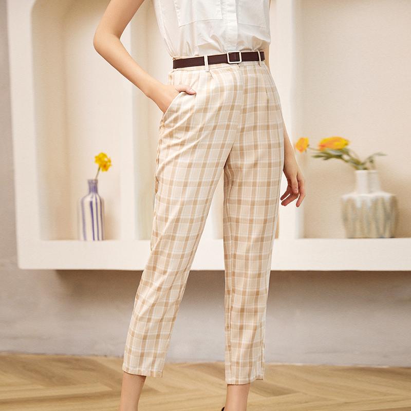 Chic mid waist pleated plaid women pants featuring a stylish design and comfortable fit, perfect for casual and semi-formal occasions.