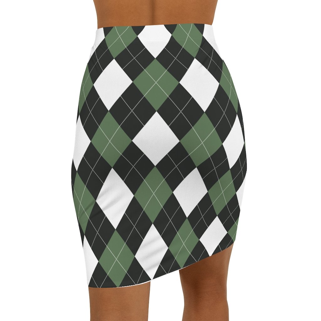 Women's green and white argyle pencil skirt with a slim fit and elastic waistband, showcasing a stylish design.