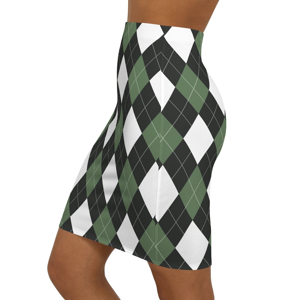 Women's green and white argyle pencil skirt with a slim fit and elastic waistband, showcasing a stylish design.