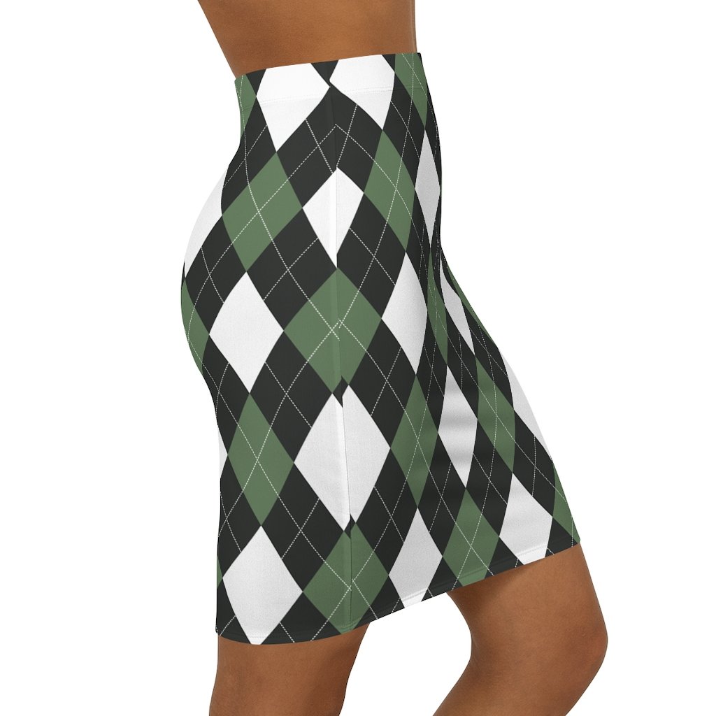 Women's green and white argyle pencil skirt with a slim fit and elastic waistband, showcasing a stylish design.