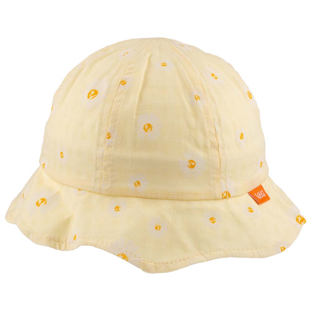 Breathable overall print kids cap in white, designed for ages 4-8, perfect for sun protection at the beach or pool.