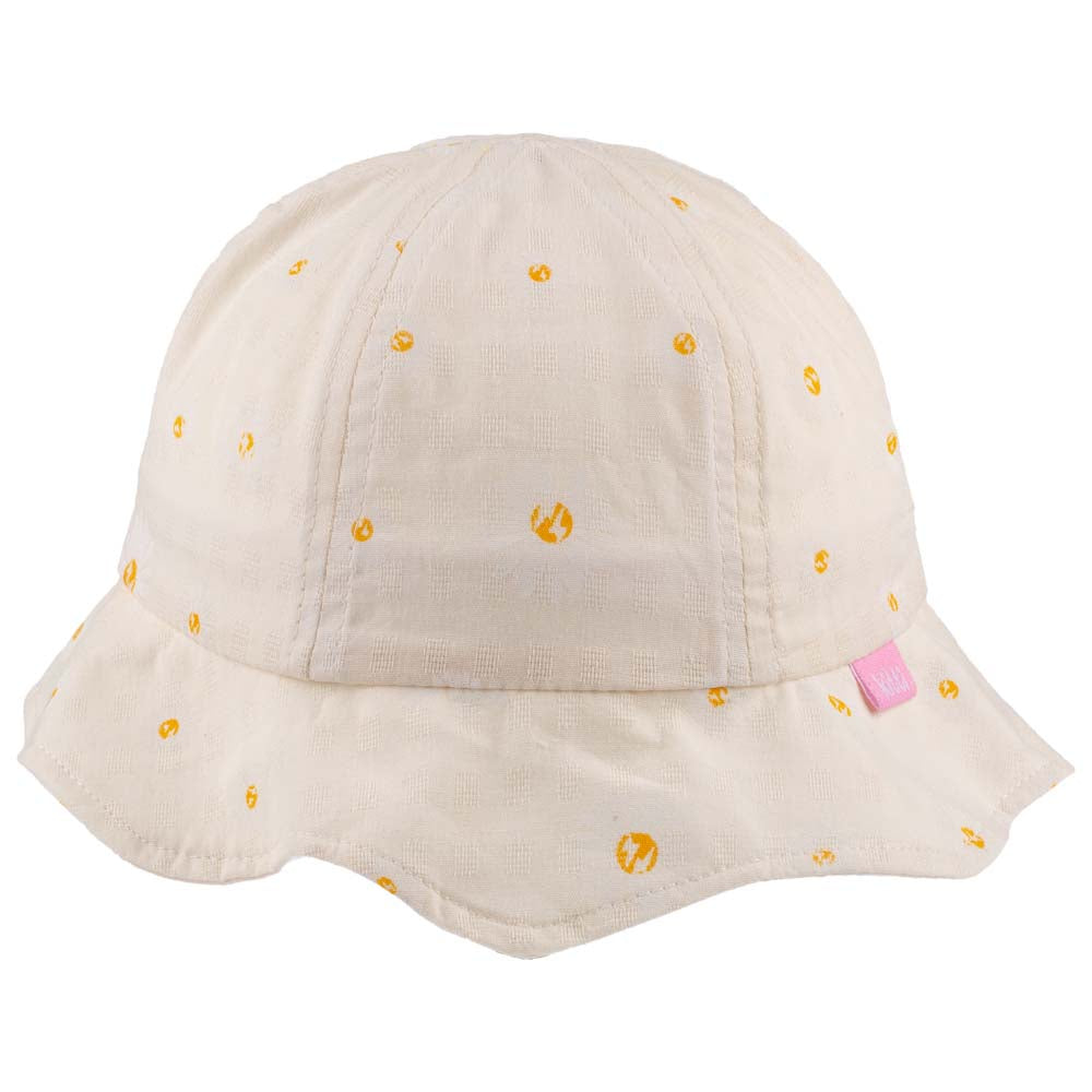 Breathable overall print kids cap in white, designed for ages 4-8, perfect for sun protection at the beach or pool.