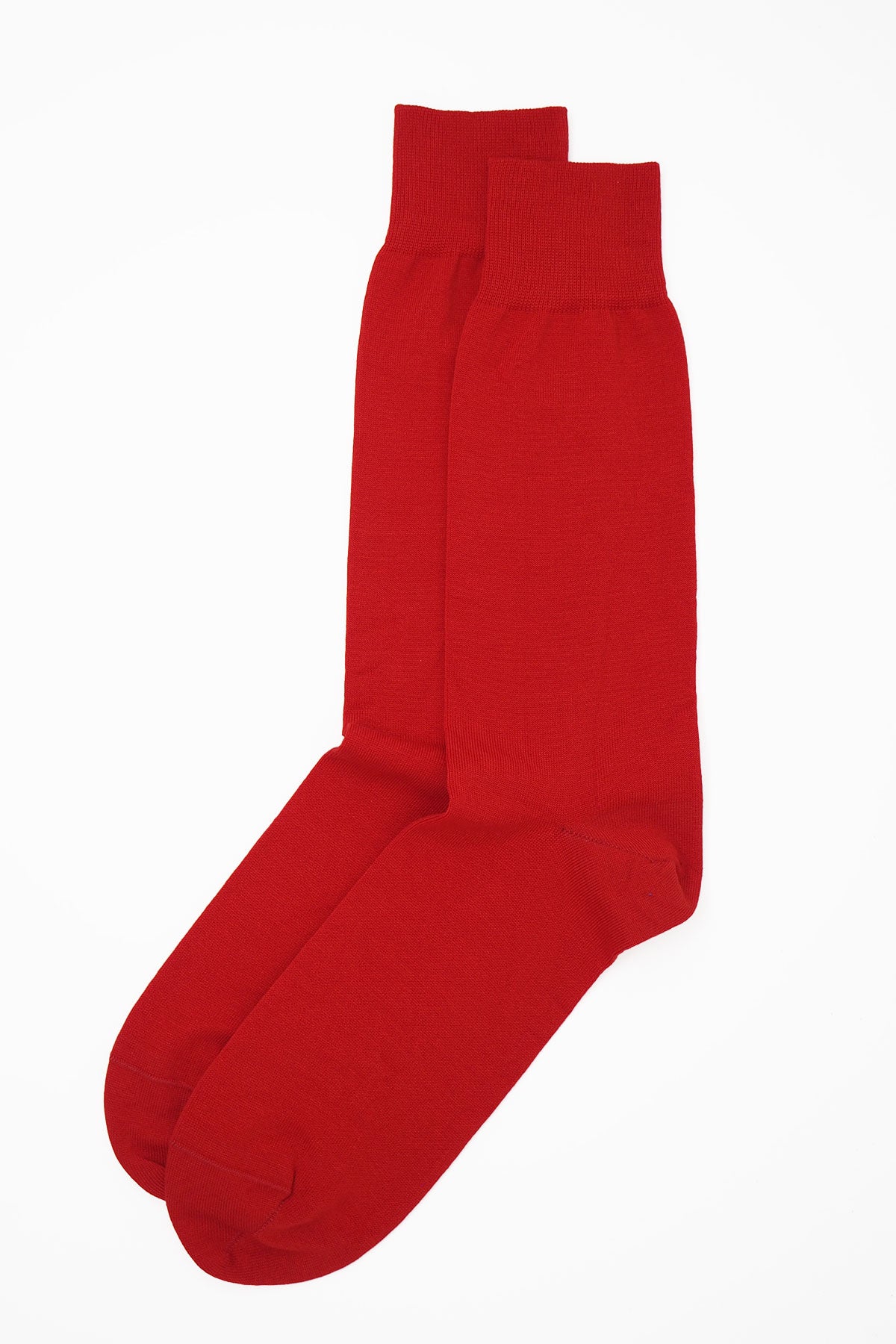 Classic Men's Socks in vibrant red, made from luxurious Mercerised Egyptian cotton, featuring a seamless toe design.