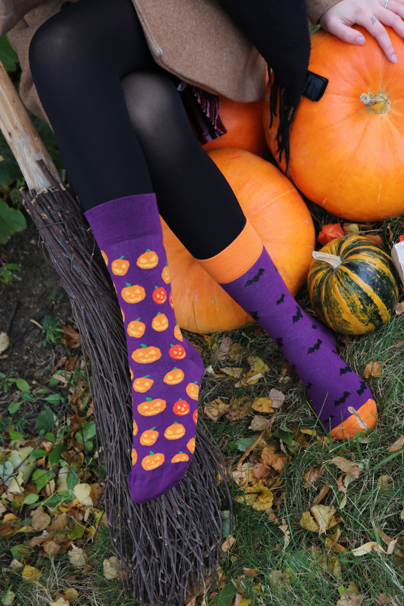 FLYING BAT Halloween socks featuring colorful pumpkins and bats designs, perfect for festive celebrations.