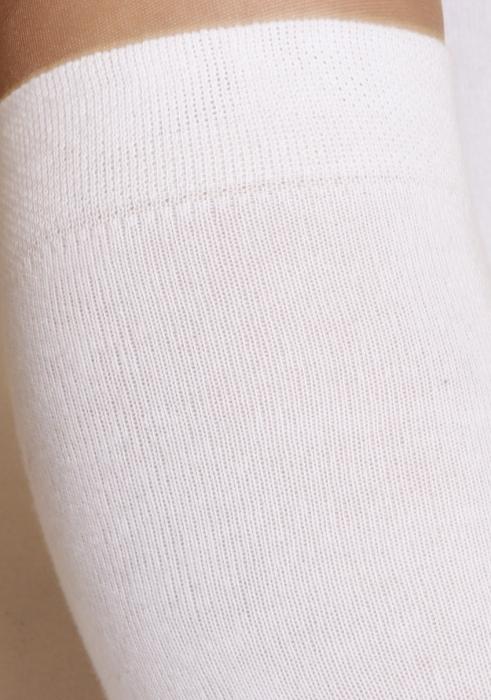 KRISS white cotton knee highs featuring wide ribbing, perfect for folk dancers and everyday wear.