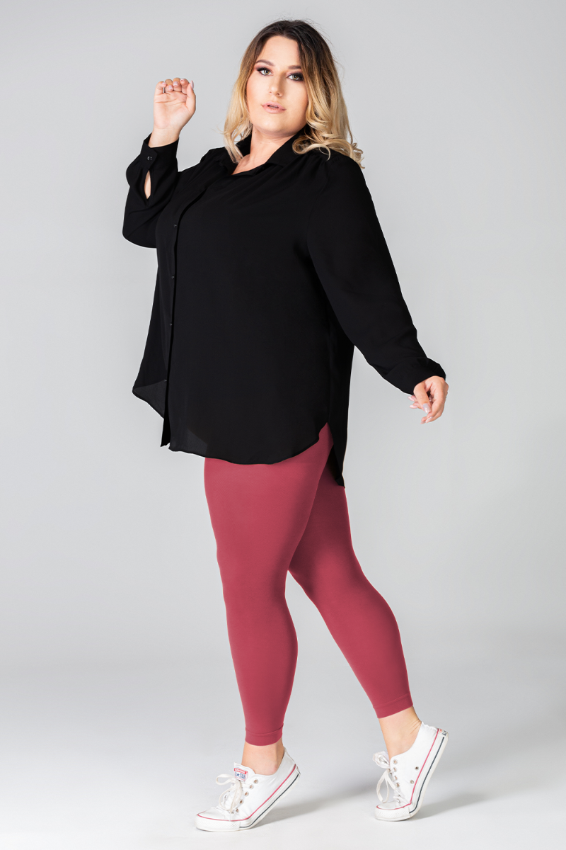 LUIZA queen-size burgundy leggings for women, showcasing soft fabric and a comfortable fit, perfect for curvy ladies.