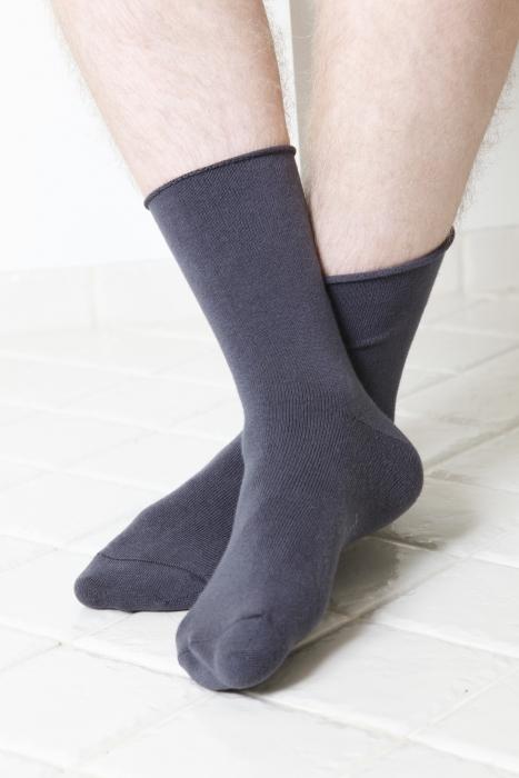 OLEV gray comfort socks made of soft cotton, designed for men, featuring a no rubber edge for enhanced comfort.