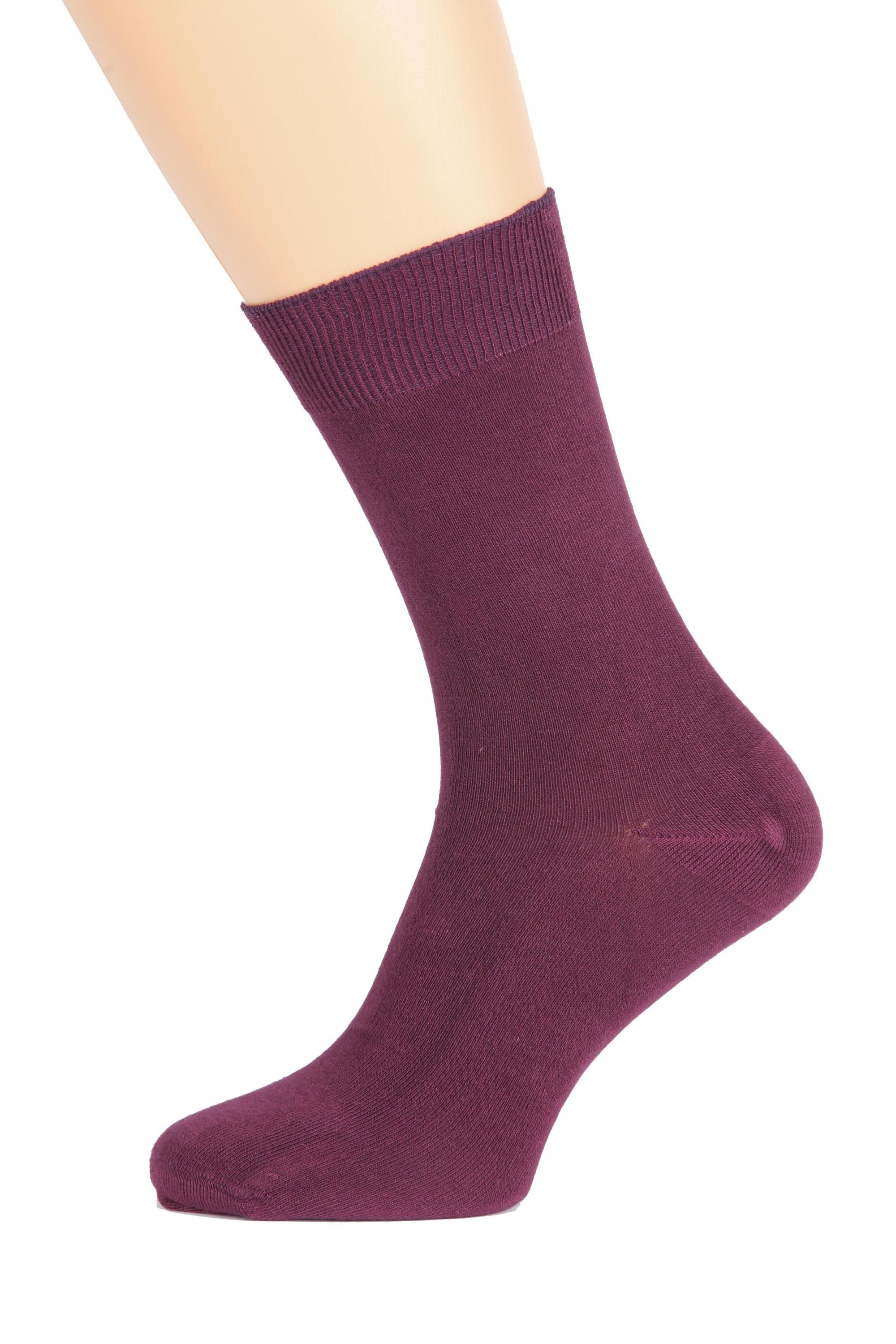 TAUNO men's dark lilac socks made from soft bamboo viscose, featuring wide ribbing for comfort and style.