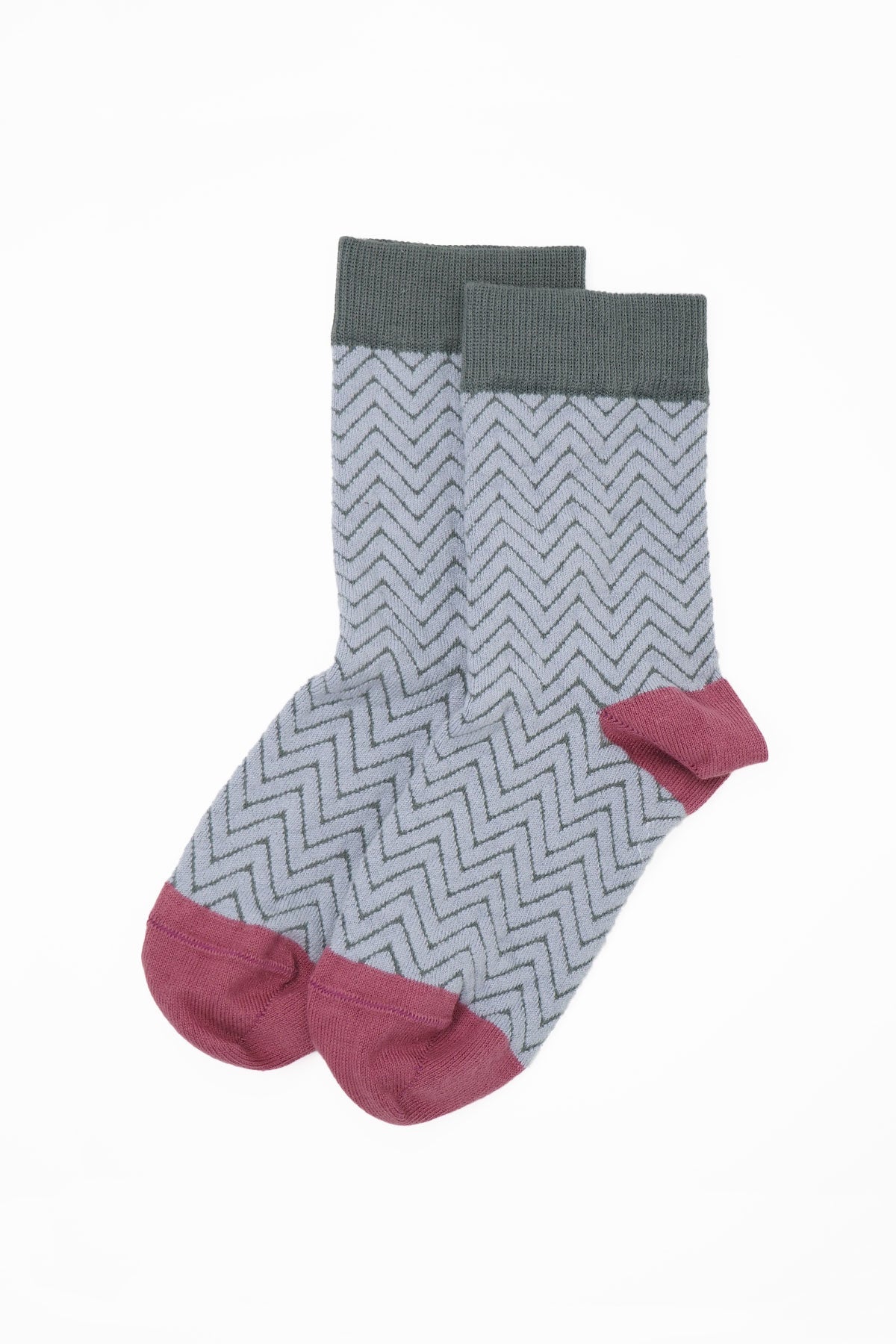 Lavender Zigzag Women's Socks made from Supima cotton, featuring a chic zigzag pattern in pastel colors.