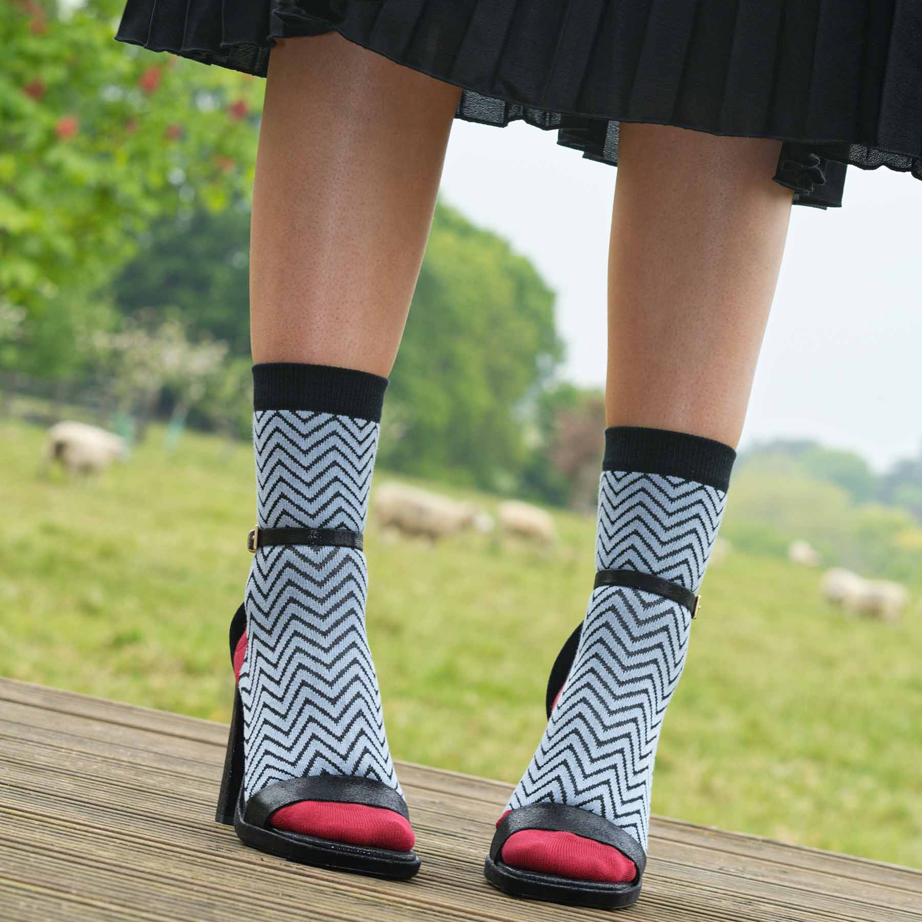 Lavender Zigzag Women's Socks made from Supima cotton, featuring a chic zigzag pattern in pastel colors.