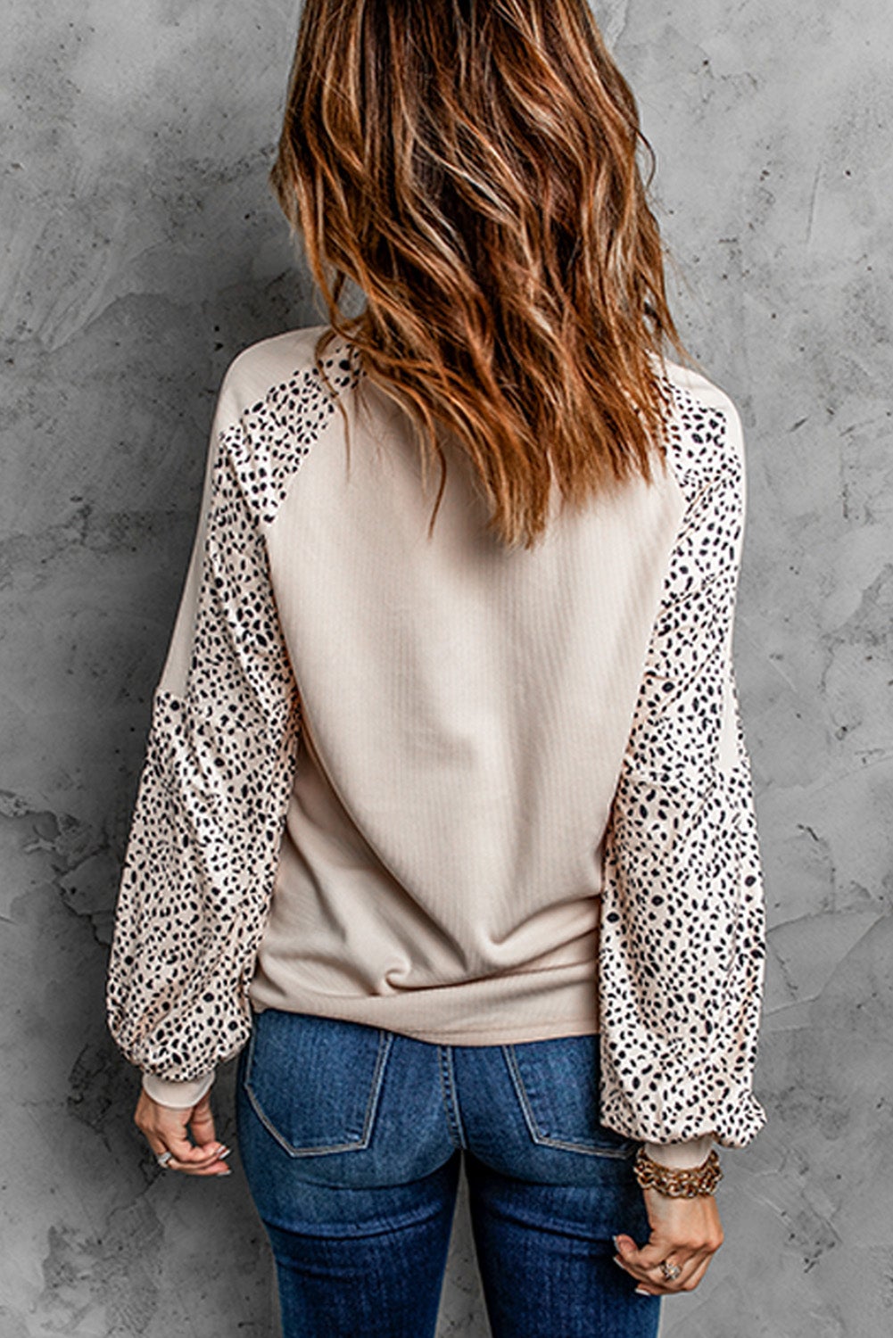 Leopard Heart Long Sleeve Pullover featuring a stylish leopard print and heart design, perfect for casual wear in spring and autumn.