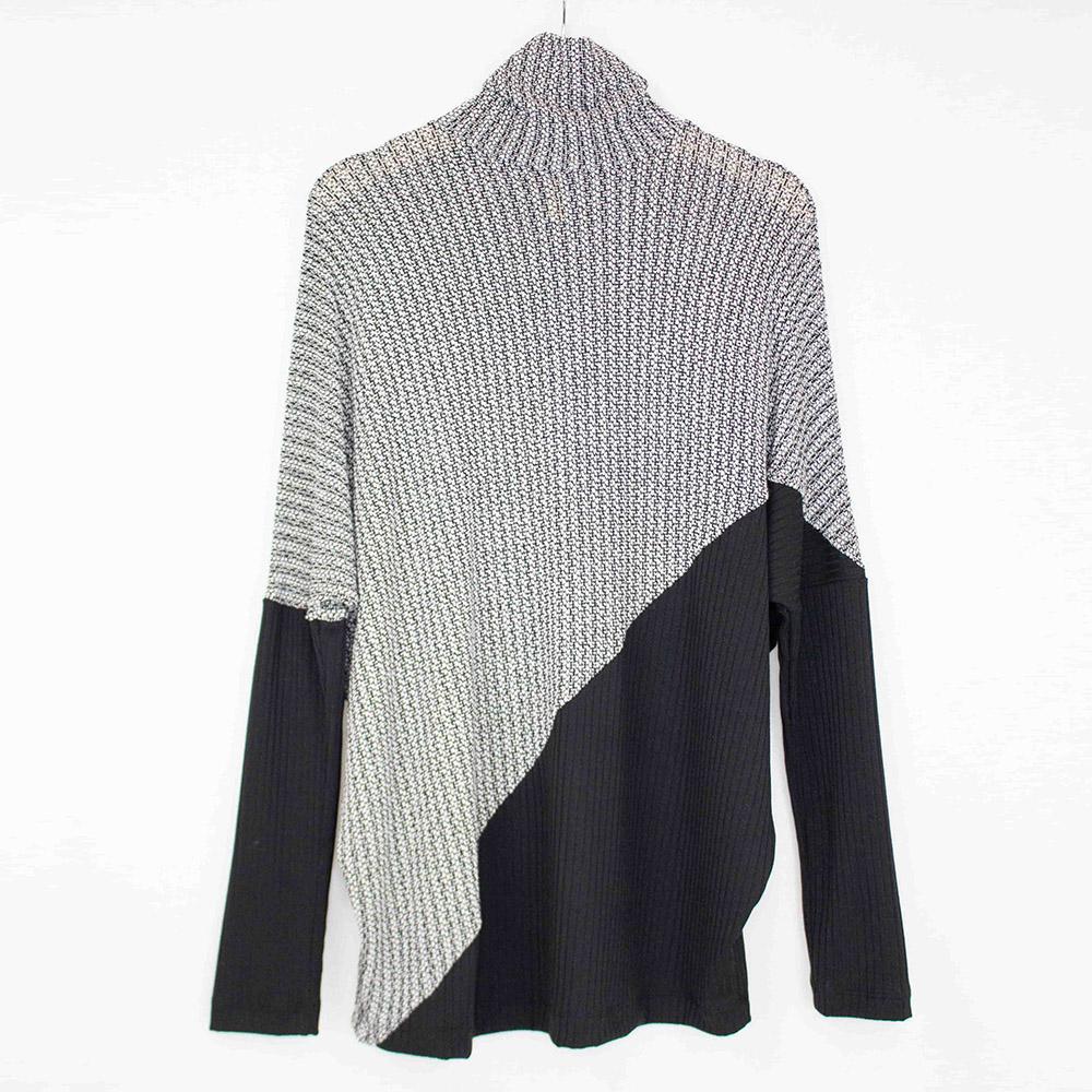 Turtle Neck Diagonal Color Block Top featuring a stylish turtle neck, long sleeves, and a trendy diagonal color block pattern.