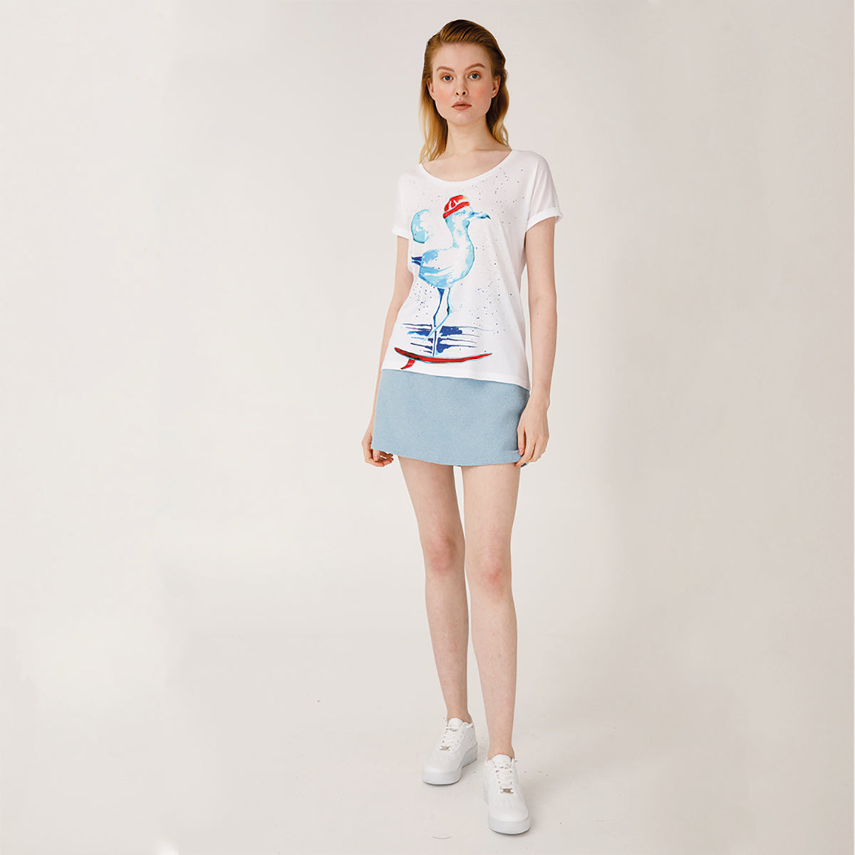 Anemoss Marine Collection Seagull Damen T-Shirt in Weiß mit einzigartigem Seagull Muster, ideal für den Sommer.