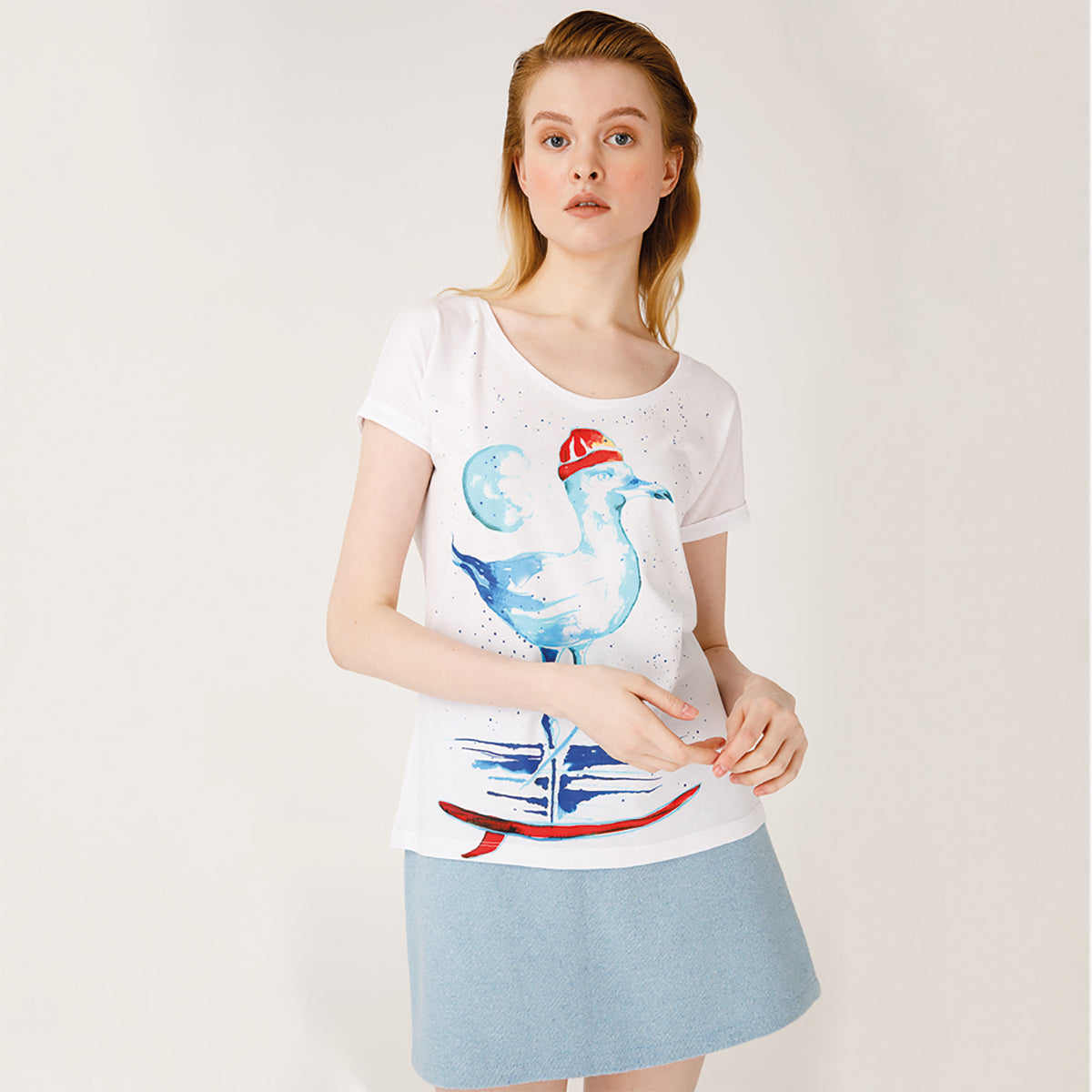 Anemoss Marine Collection Seagull Damen T-Shirt in Weiß mit einzigartigem Seagull Muster, ideal für den Sommer.