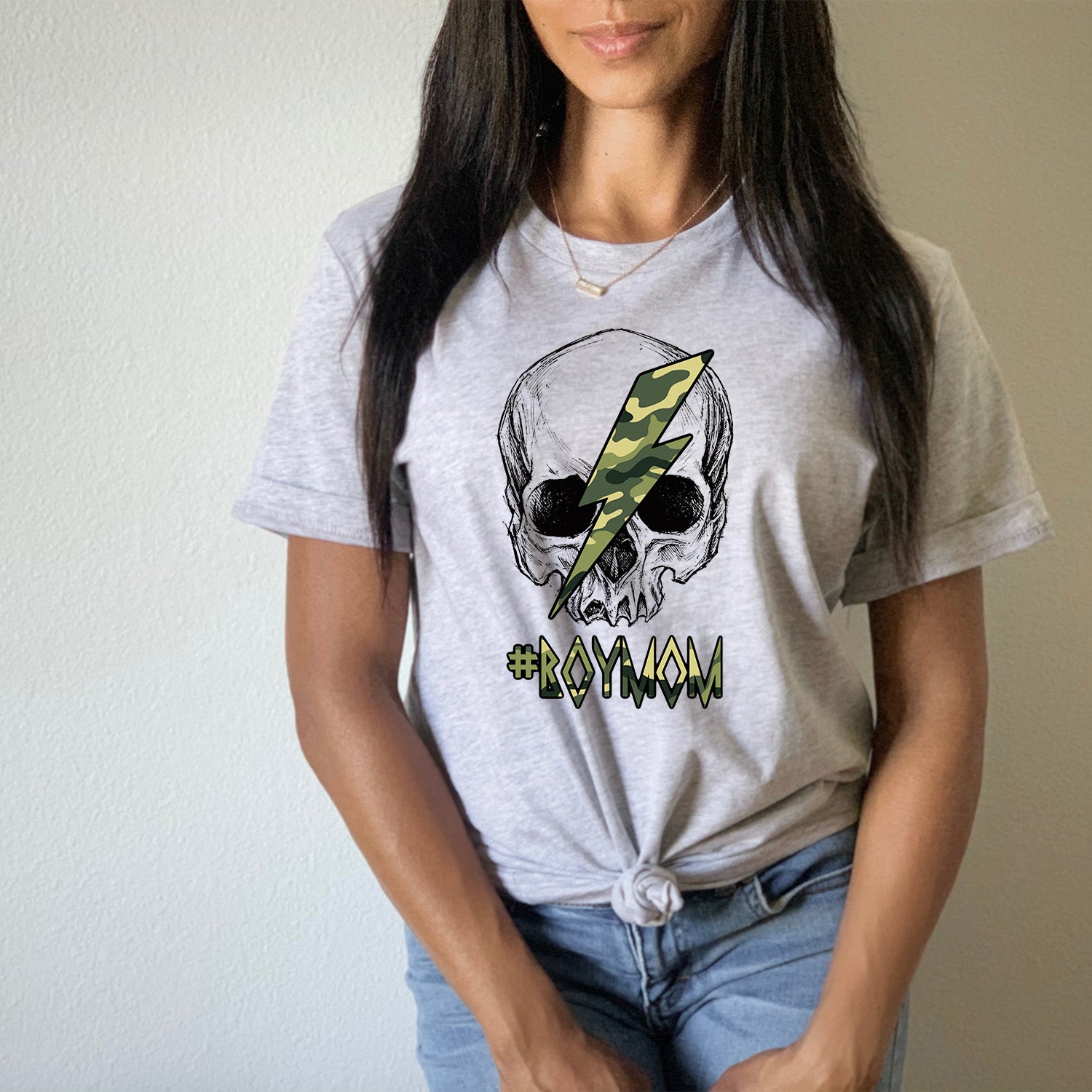 A stylish #BoyMom Skull Unisex T-shirt featuring a unique skull design, perfect for proud moms.